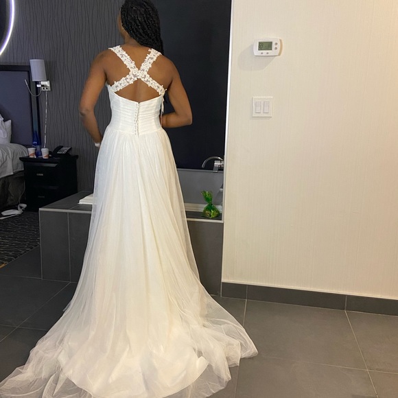 Alfred Angelo Ivory Bridal Gown - Picture 2 of 9